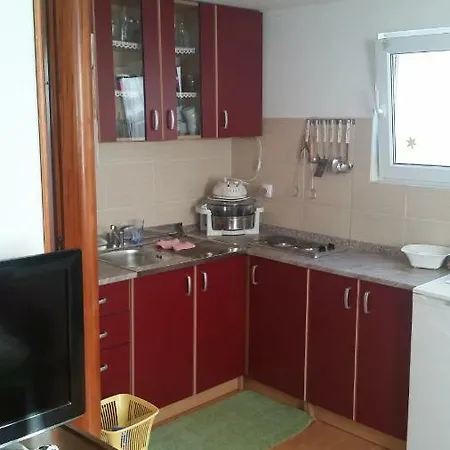 Studio Apartman Ema Apartman *